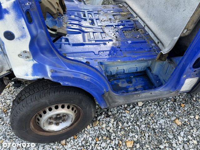Stopień słupek próg lewy ćwiartka Iveco Daily po 14r - 1