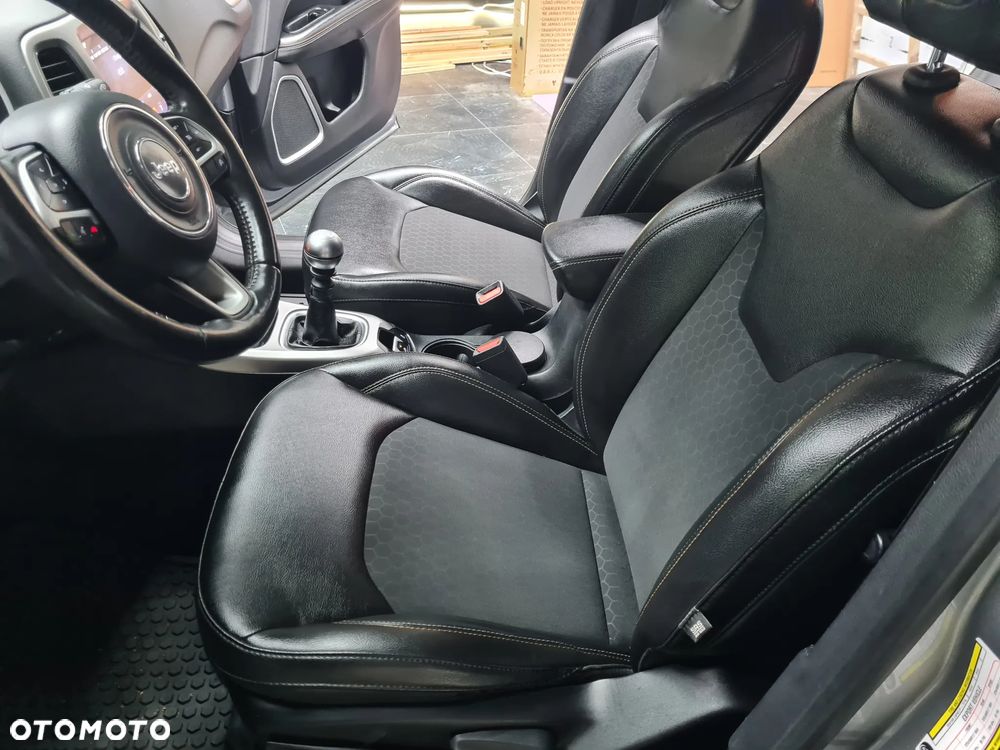 Jeep Compass 1.4 MultiAir Longitude - 19