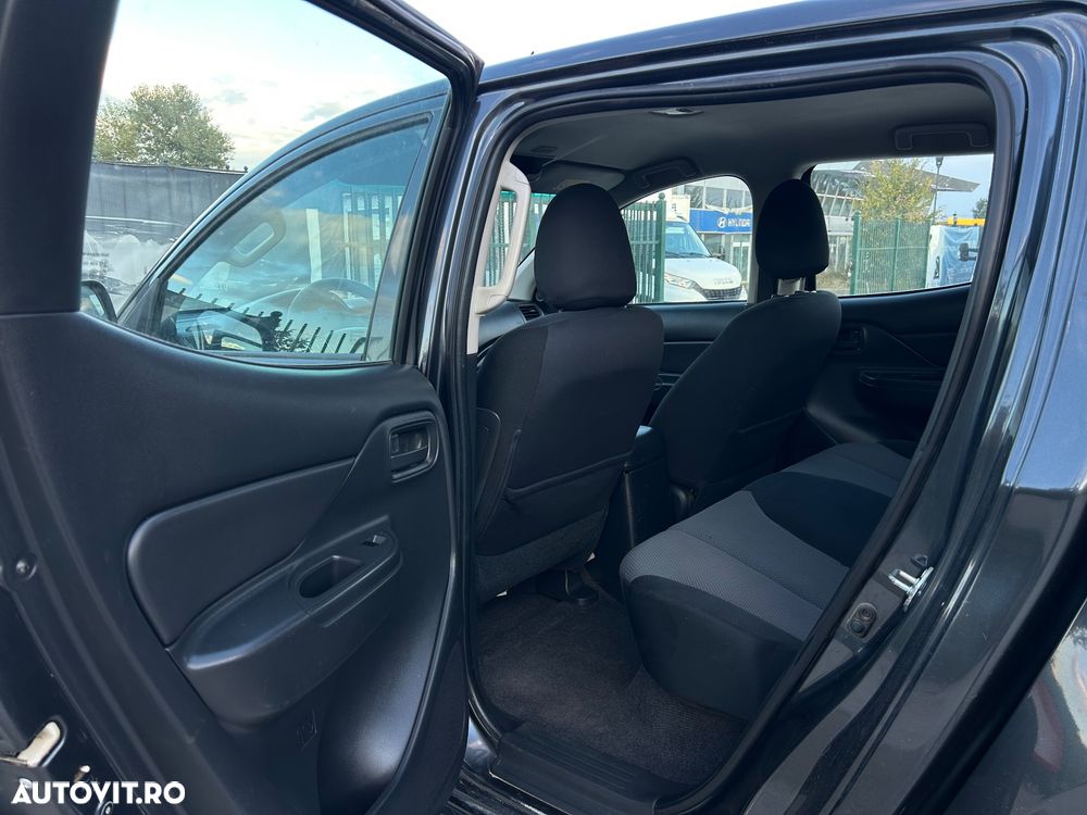 Mitsubishi L200 Double Cab 2.2 DI-D M/T Intense - 24