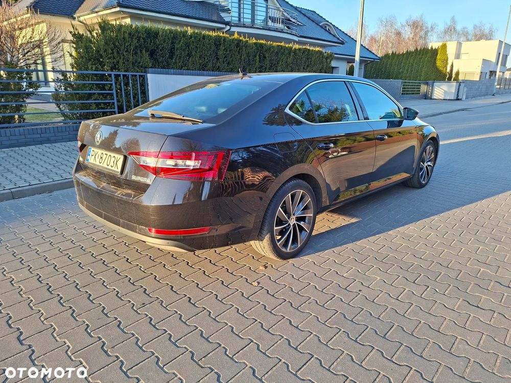Skoda Superb 2.0 TDI L&K DSG - 25