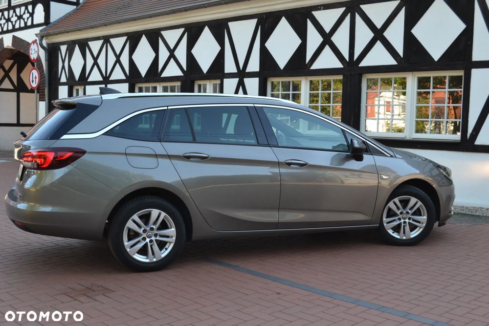 Opel Astra 1.4 T Dynamic S&S - 17
