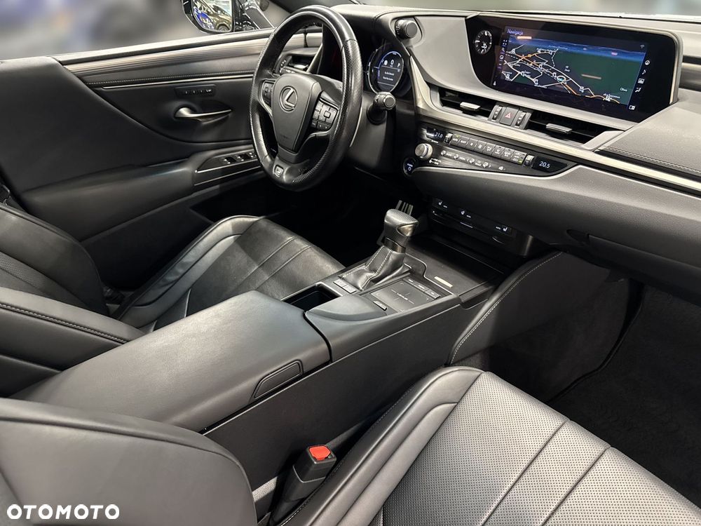 Lexus ES 300h F Sport Edition - 25