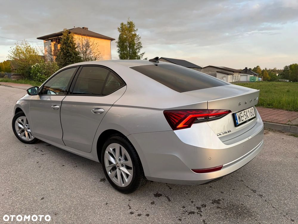 Skoda Octavia 2.0 TDI Ambition DSG - 3