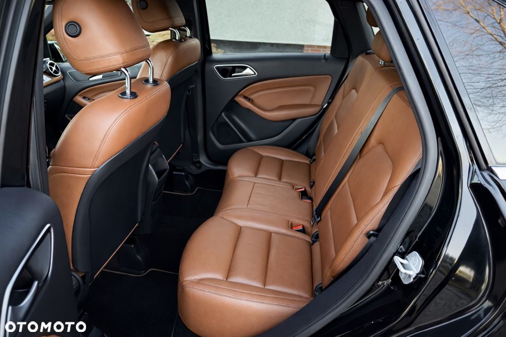 Mercedes-Benz Klasa B 180 CDI (BlueEFFICIENCY) - 26