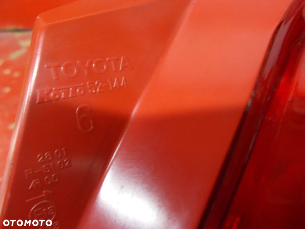 TOYOTA YARIS II TS SPORT LAMPA PRAWA TYŁ TYLNA - 2