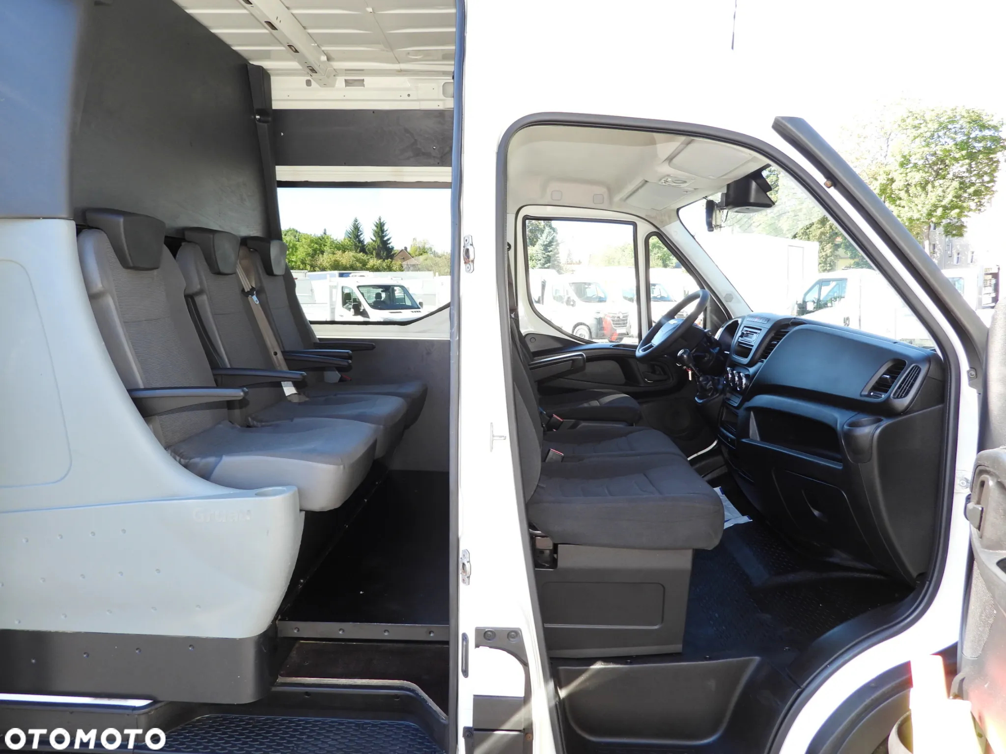 Iveco DAILY 35C17 FURGON BRYGADÓWKA 6 MIEJSC TEMPOMAT BLIŹNIACZE KOŁA KLIMATYZACJA 170KM [ 009678 ] - 38