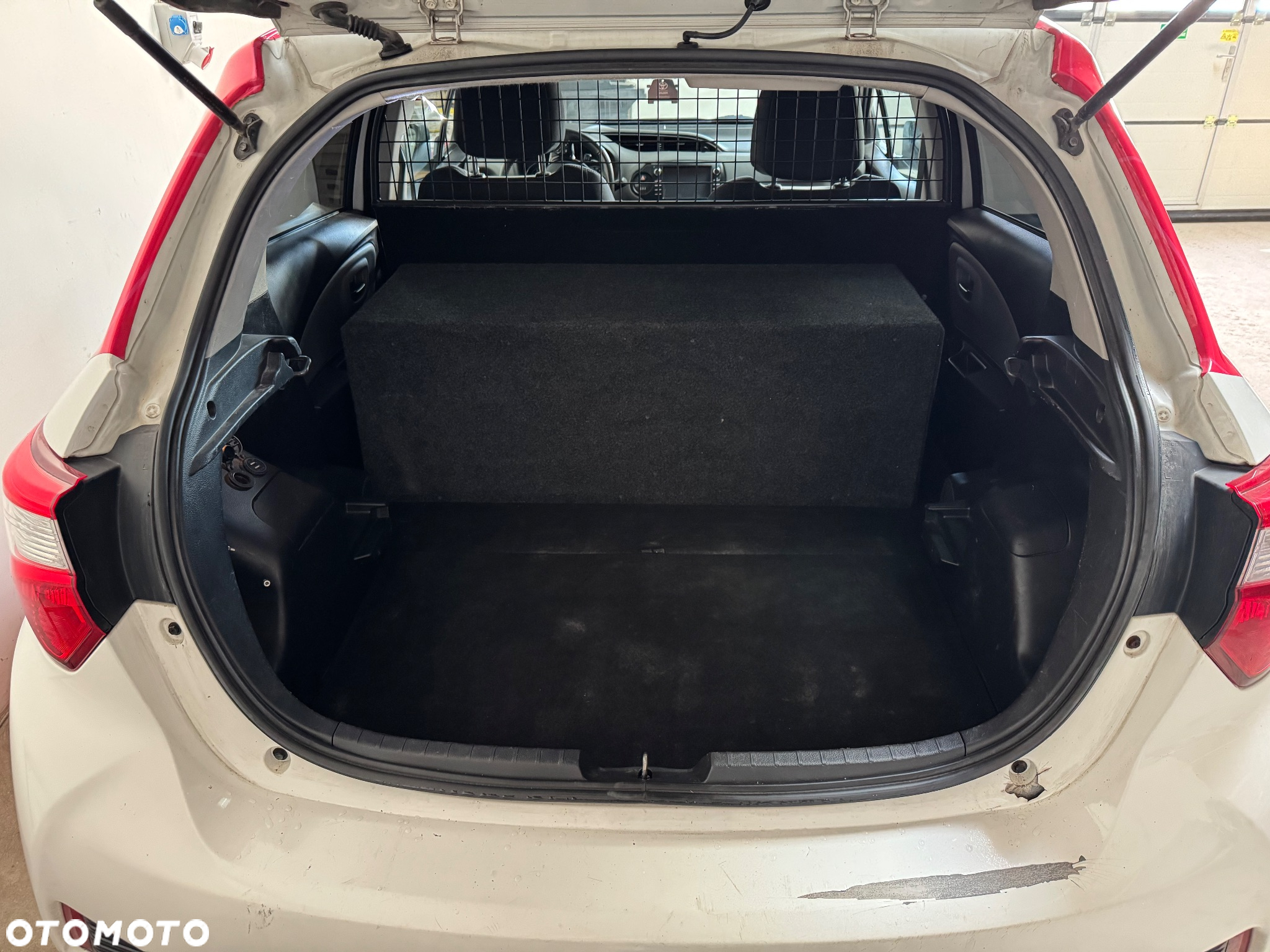 Toyota Yaris 1.0 Premium - 13