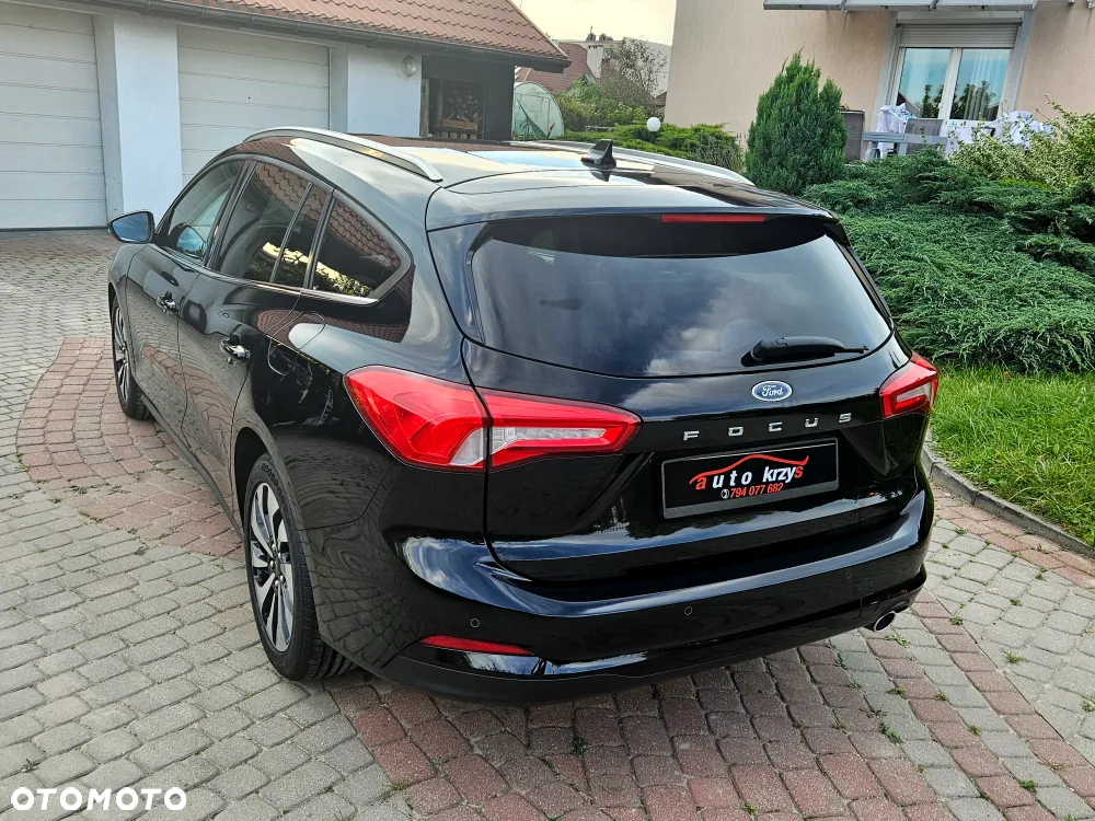 Ford Focus Turnier 1.5 EcoBlue Start-Stopp-System TITANIUM - 2