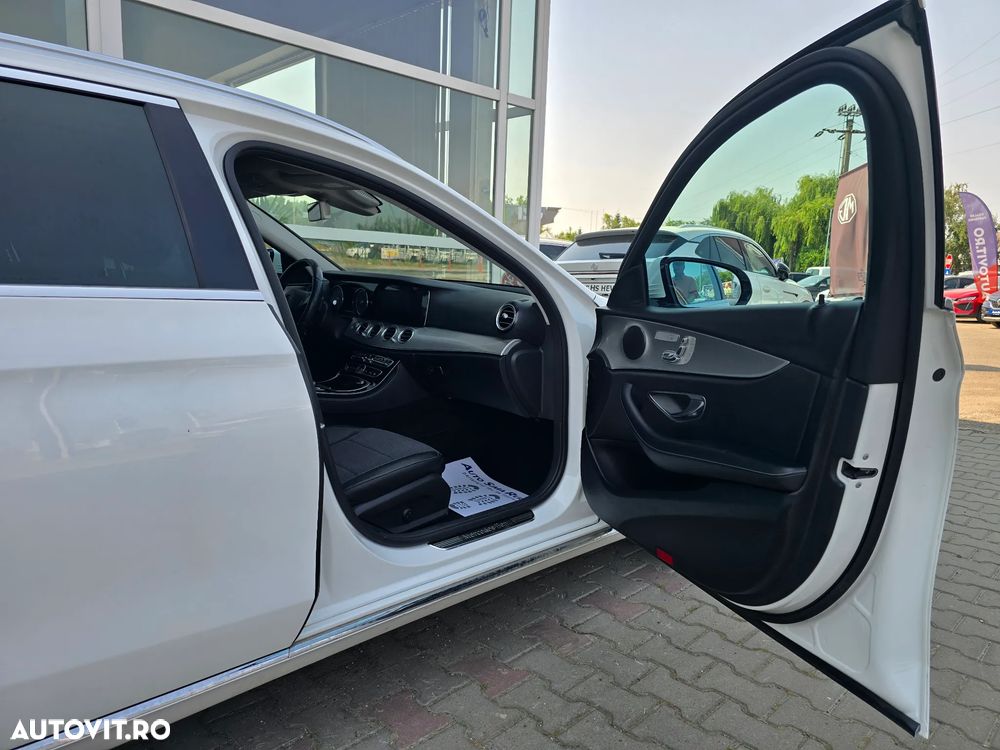 Mercedes-Benz E - 10