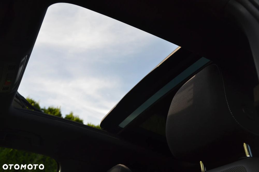 Volkswagen T-Roc 1.5 TSI Style DSG - 11