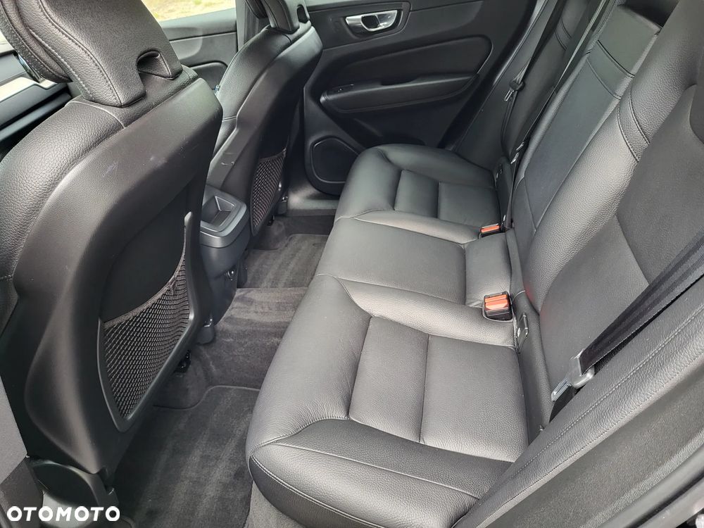 Volvo XC 60 B4 B Geartronic Momentum Pro - 12
