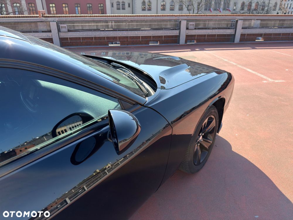 Dodge Challenger - 23