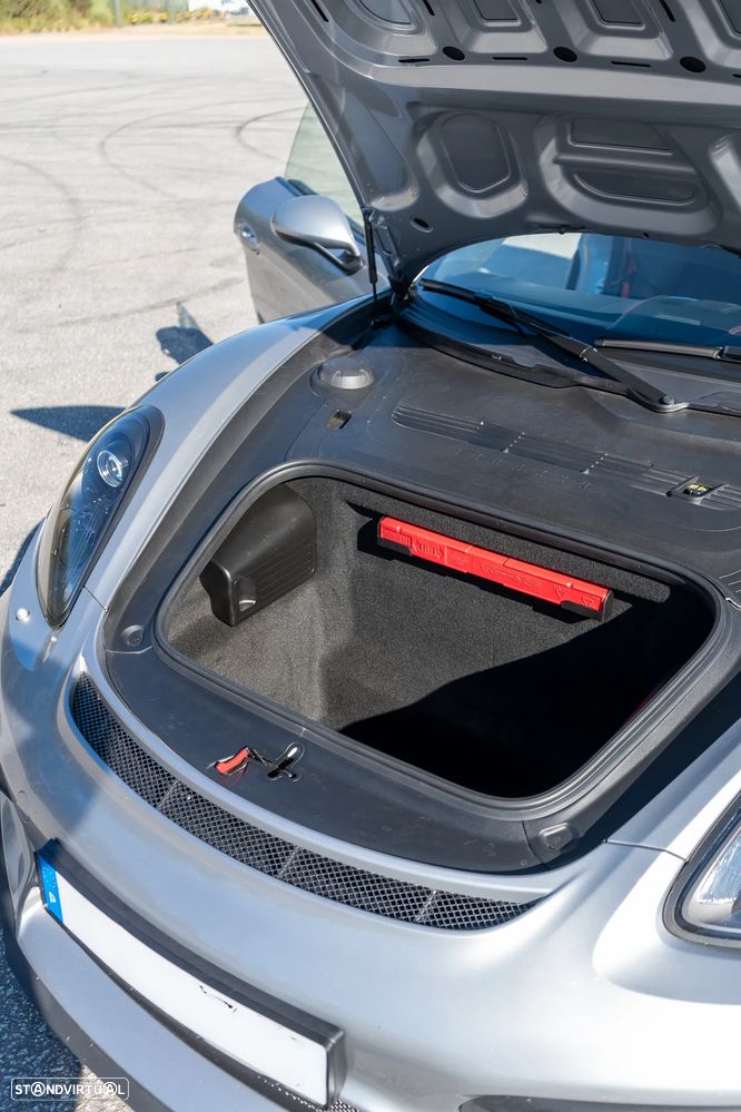 Porsche Cayman GT4 - 23