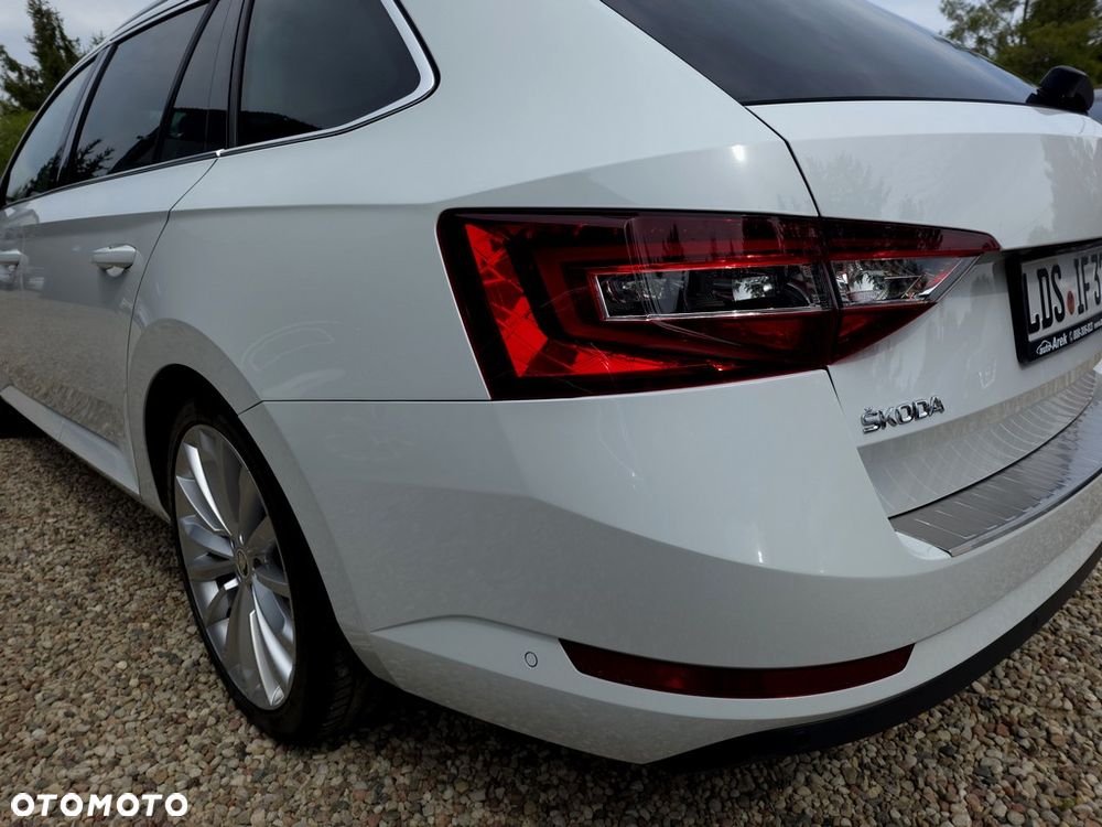 Skoda Superb 2.0 TDI Style DSG - 24