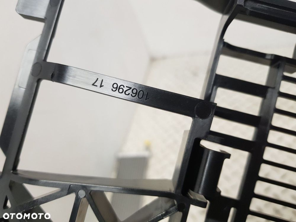 FABRYCZNIE NOWA ORYGINALNA CHŁODNICA WODY RAMKA DIESEL BMW X3 G01 X4 G02  8472305 8472304 - 7