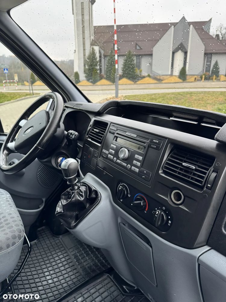 Ford Transit - 13