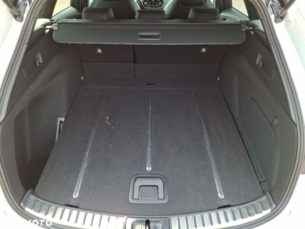Toyota Corolla 2.0 Hybrid GR Sport - 12