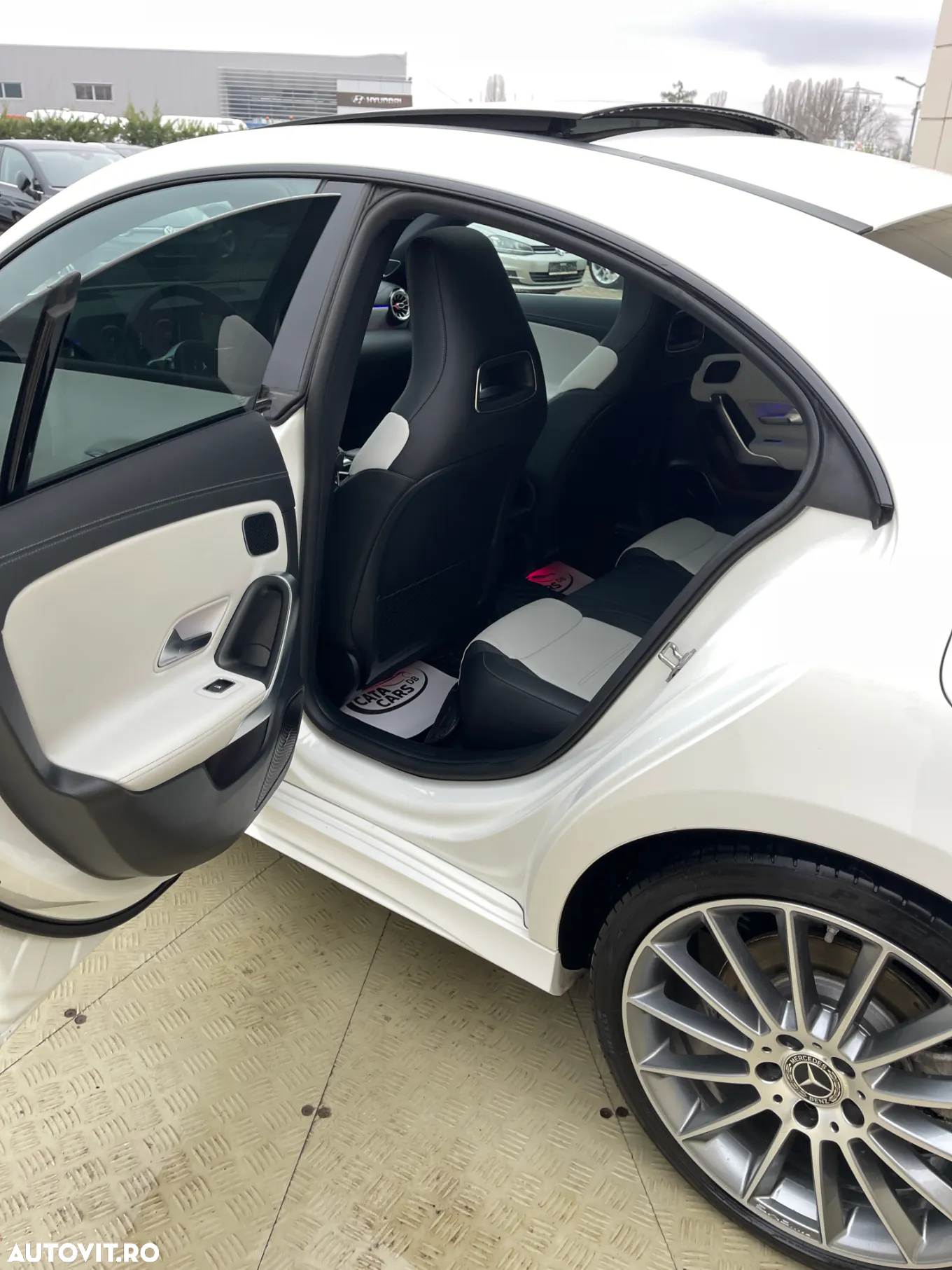 Mercedes-Benz CLA - 27
