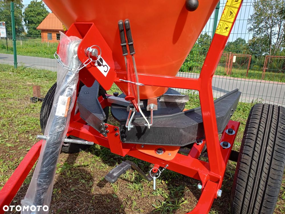 Solarka Piaskarka Posypywarka Dexwal PK Quad 300 L Transport - 12