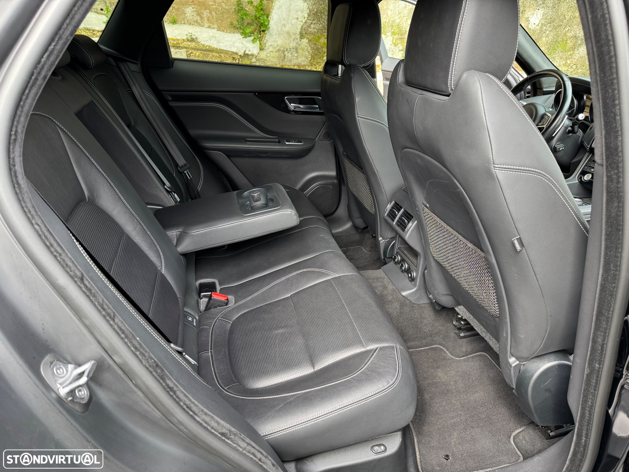 Jaguar F-Pace 2.0 i4D R-Sport AWD Aut. - 27