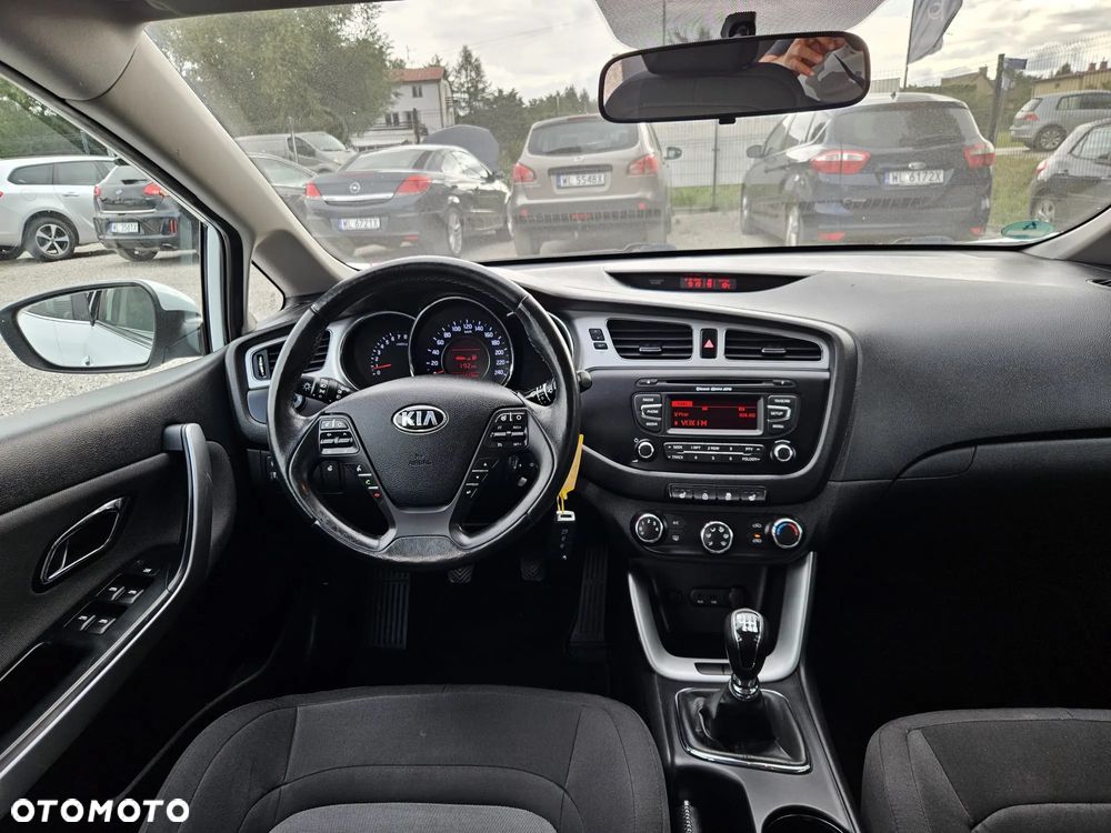 Kia Ceed 1.4 CVVT SW Dream Team Edition - 19