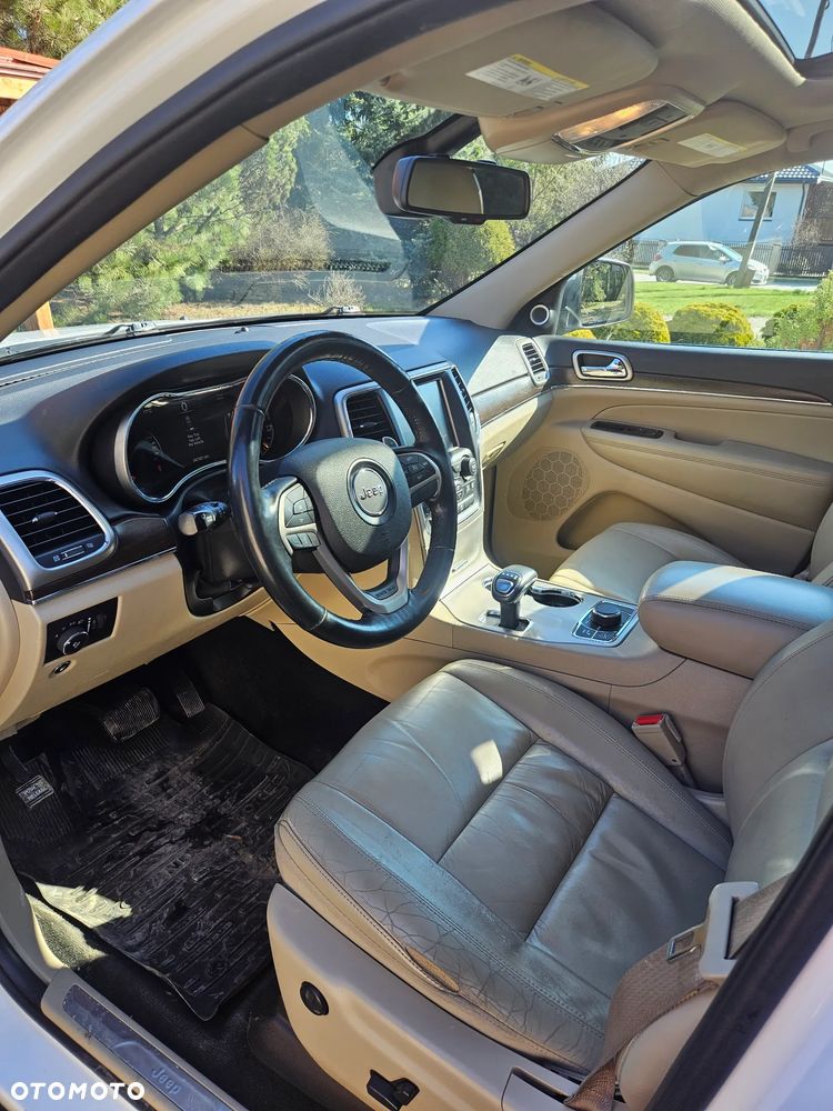 Jeep Grand Cherokee - 14