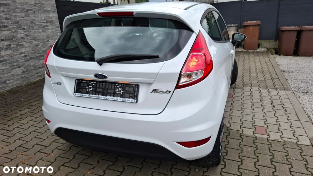 Ford Fiesta 1.25 Ambiente EU5 - 11