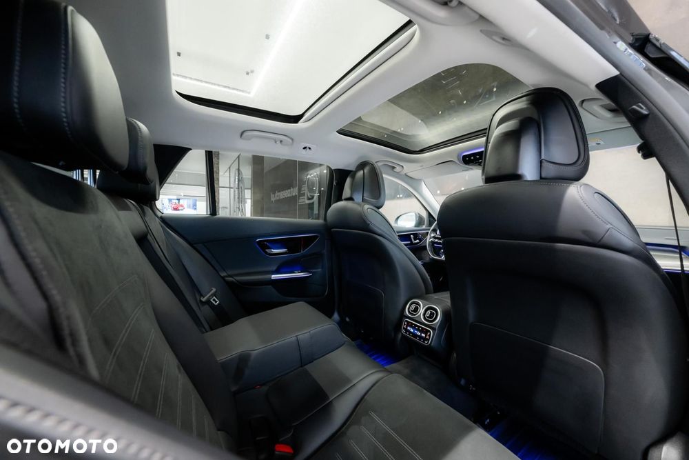 Mercedes-Benz Klasa C 220 d mHEV AMG - 34
