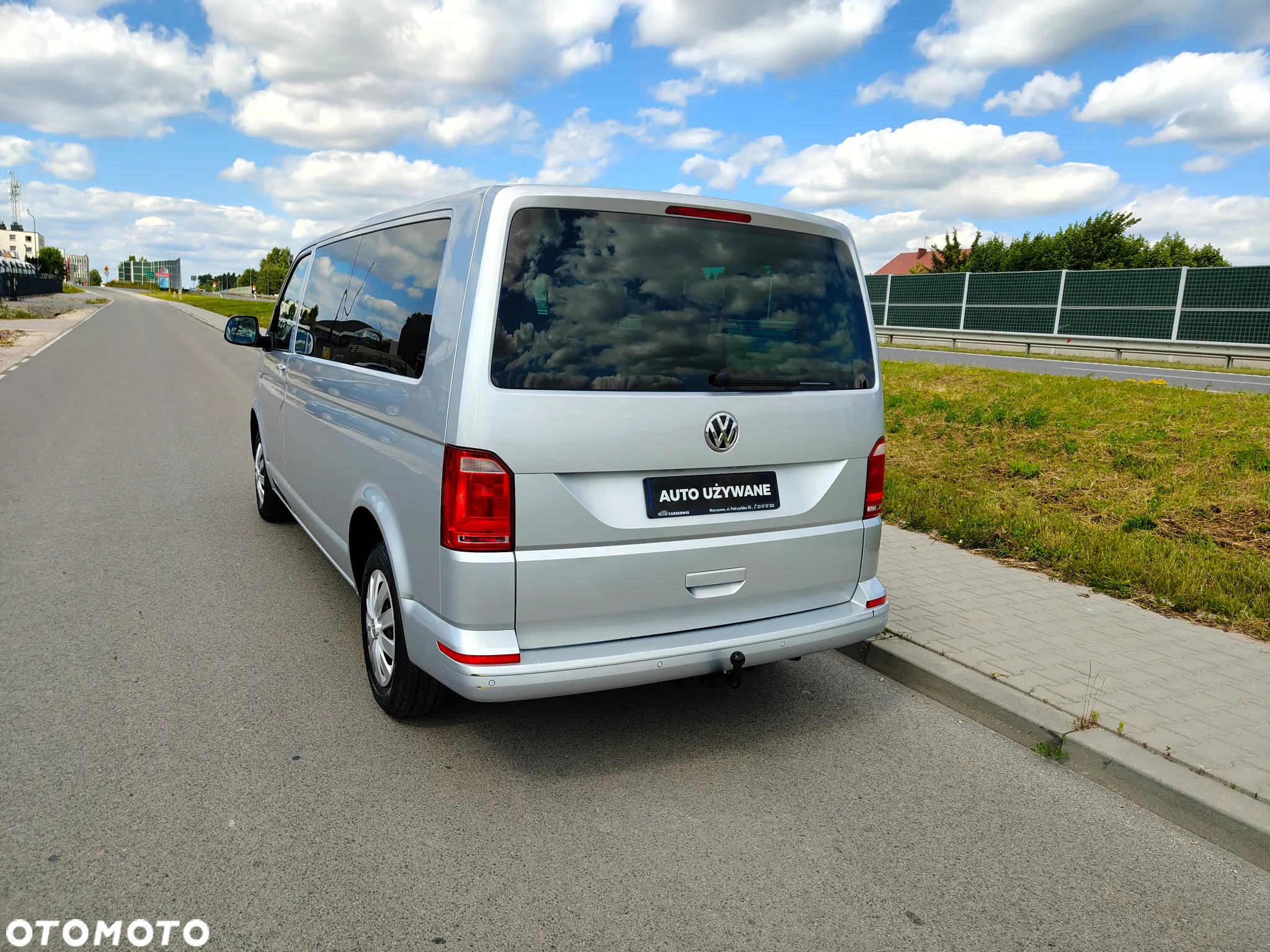 Volkswagen Caravelle 2.0 TDI L2 Comfortline - 10