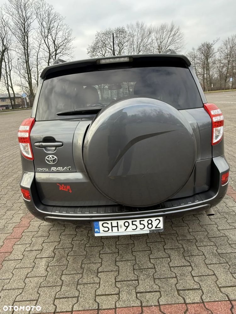 Toyota RAV4 - 11