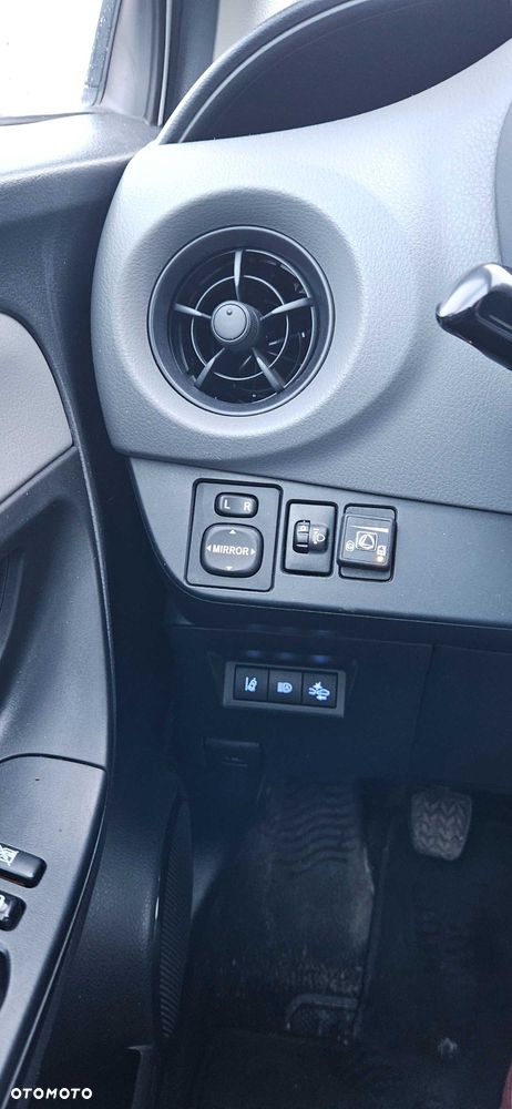 Toyota Yaris - 5