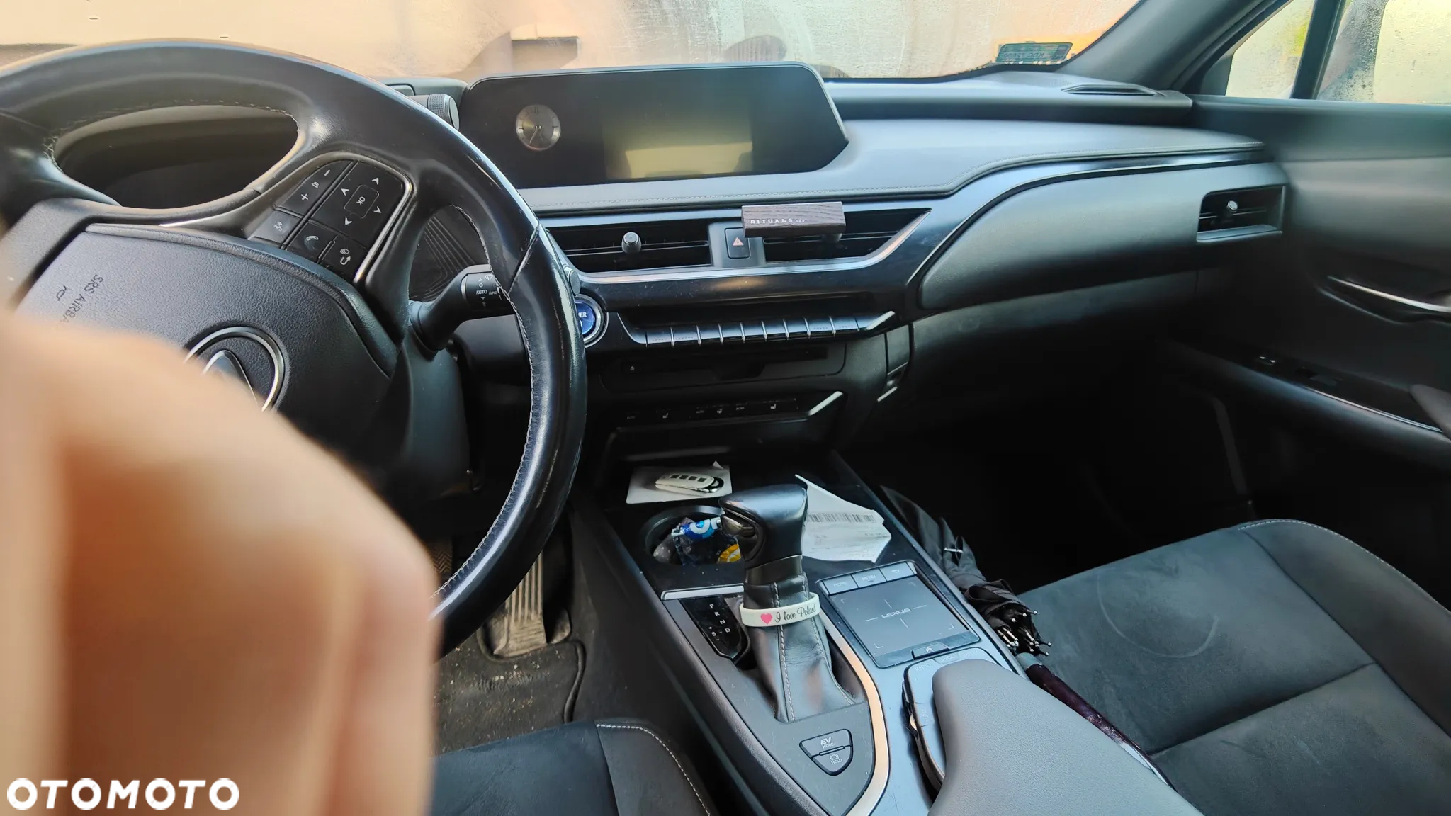 Lexus UX 250h Business Edition - 15