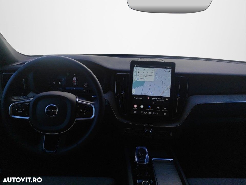 Volvo XC 60 B5 AT AWD MHEV Plus Dark - 16
