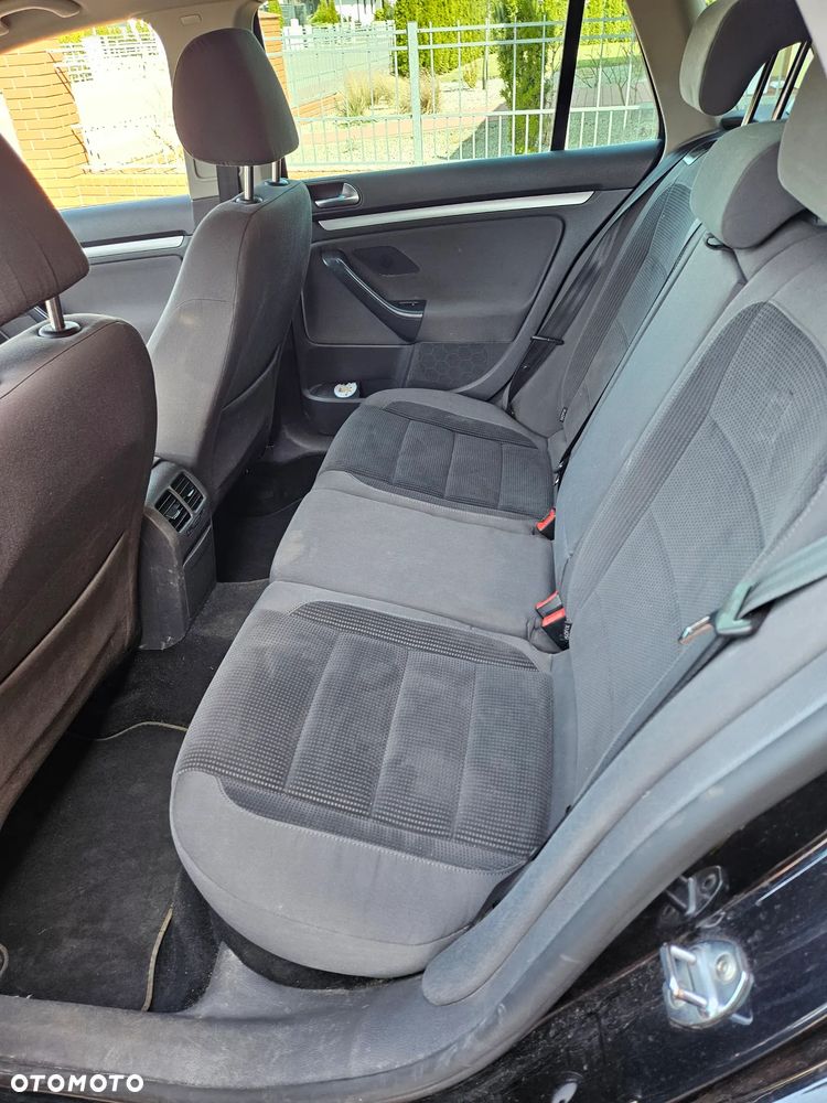 Volkswagen Golf - 8