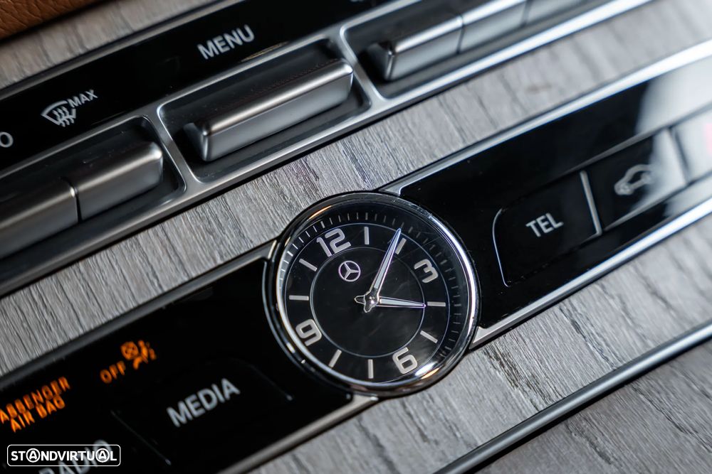 Mercedes-Benz E 300 9G-TRONIC AMG Line - 25