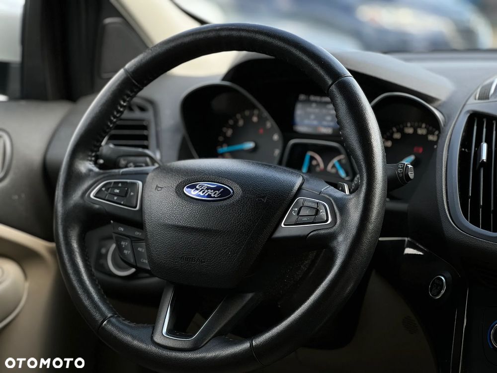 Ford Kuga - 20