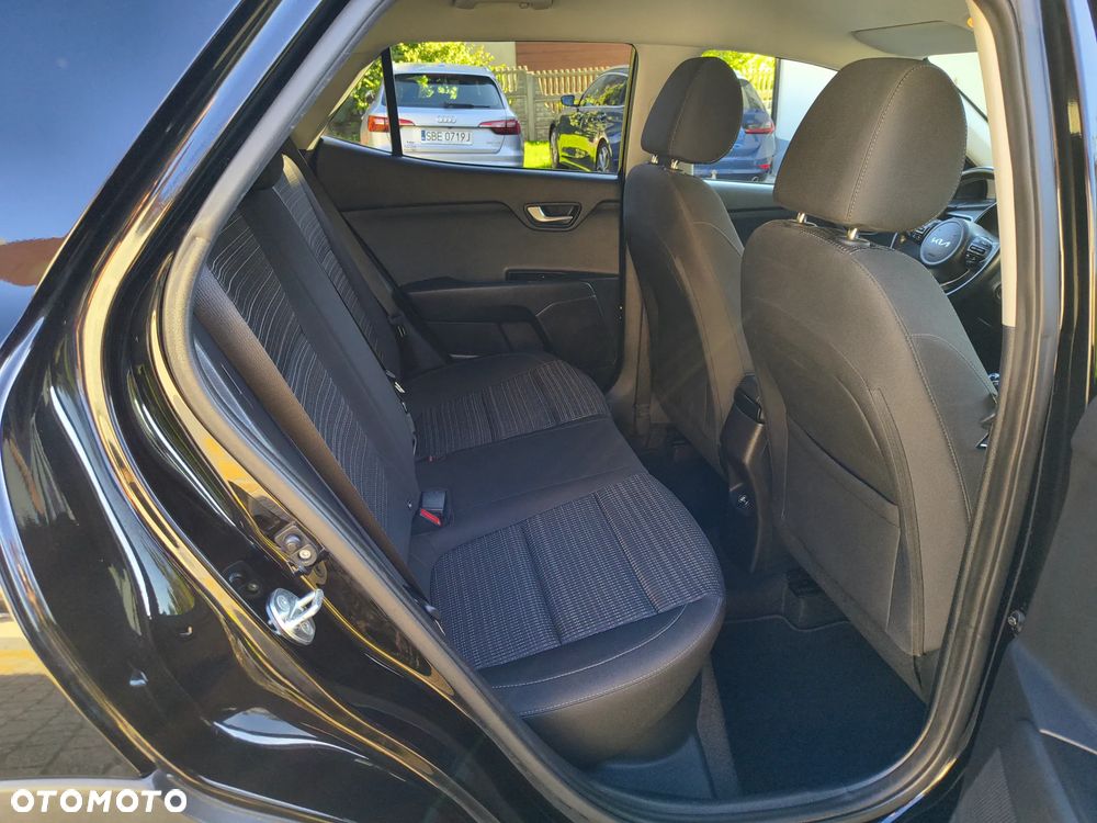 Kia Stonic 1.2 L Business Line - 37