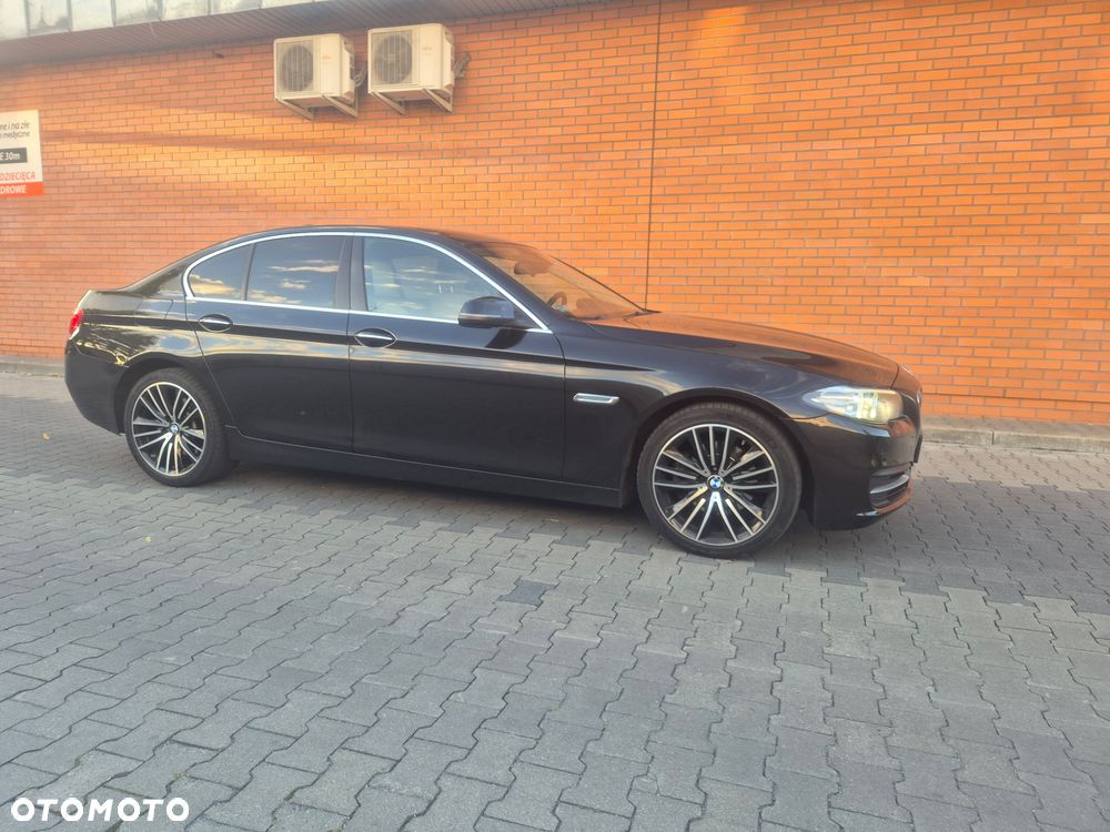 BMW Seria 5 520d xDrive - 22