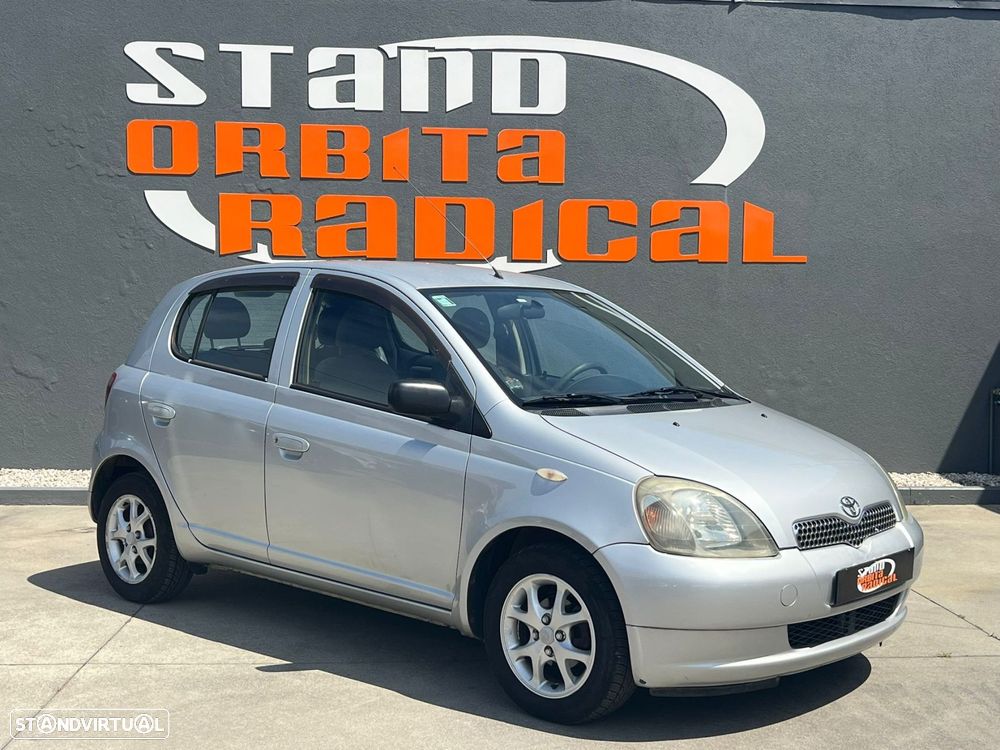 Toyota Yaris 1.0 Base C/Radio - 3
