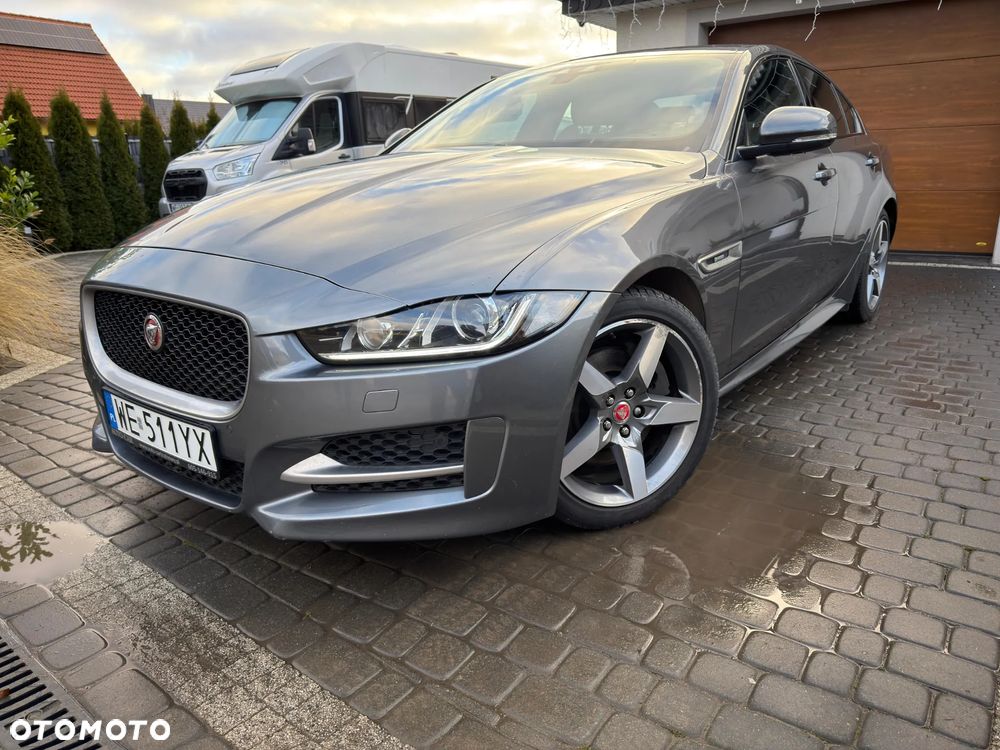 Jaguar XE 2.0 T R-Sport - 1