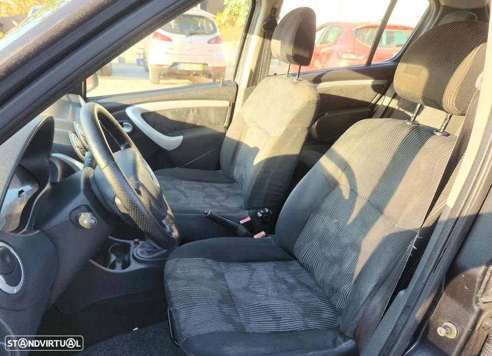 Dacia Sandero 1.2 16V 75 Celebration - 10