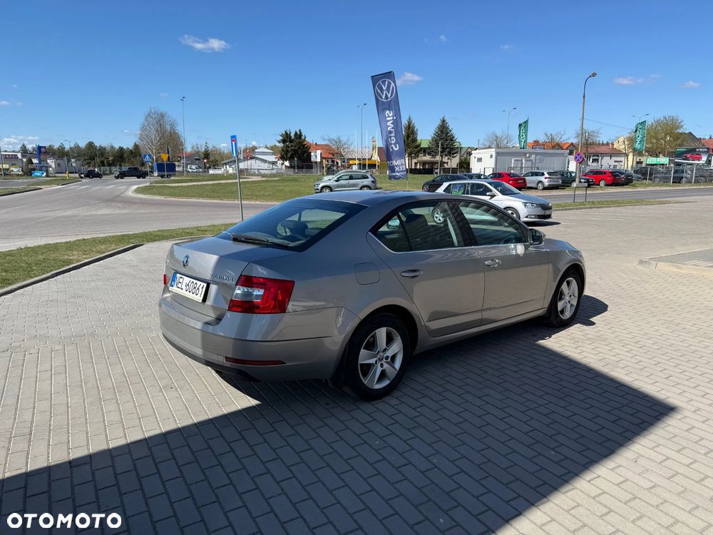 Skoda Octavia 2.0 TDI SCR Ambition DSG - 4