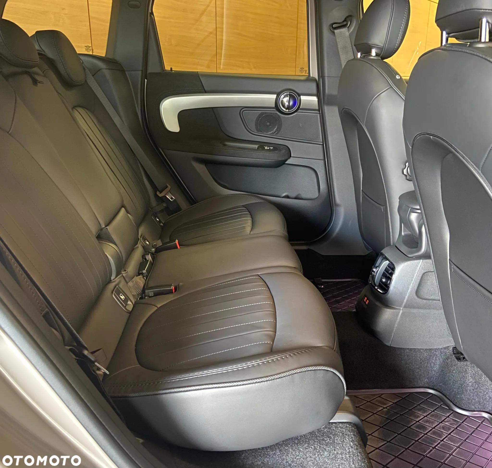 MINI John Cooper Works ALL4 sport - 11