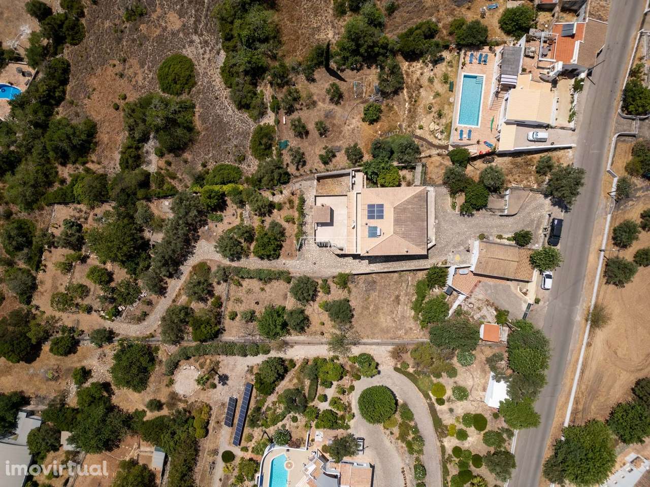 VILLA V5 com vista mar inserida num terreno com 2290 m2 situada no Mal - Grande imagem: 4/51