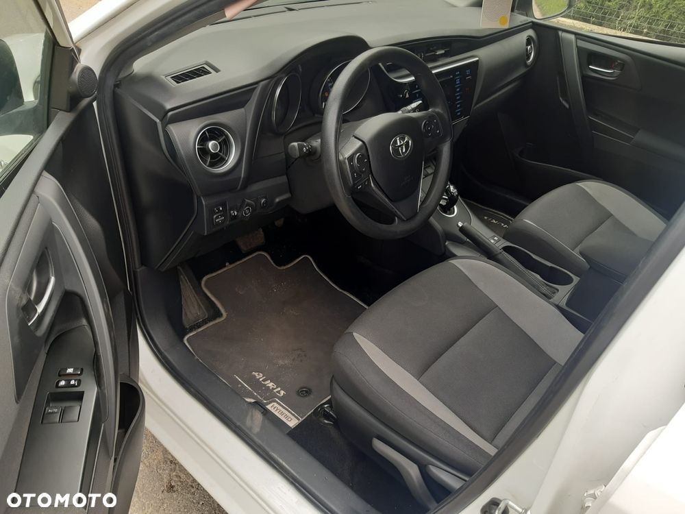 Toyota Auris Hybrid 135 Active - 11
