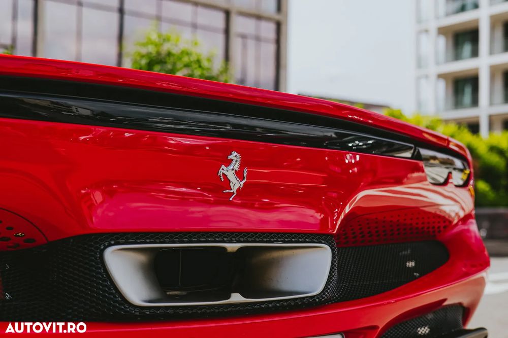 Ferrari 296 GTS - 13