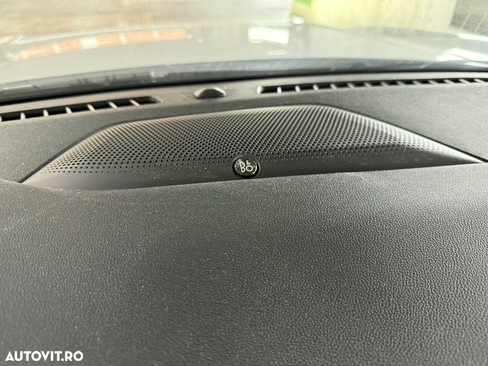 Ford Kuga 2.5 Duratec FWD PHEV ST-Line X - 24