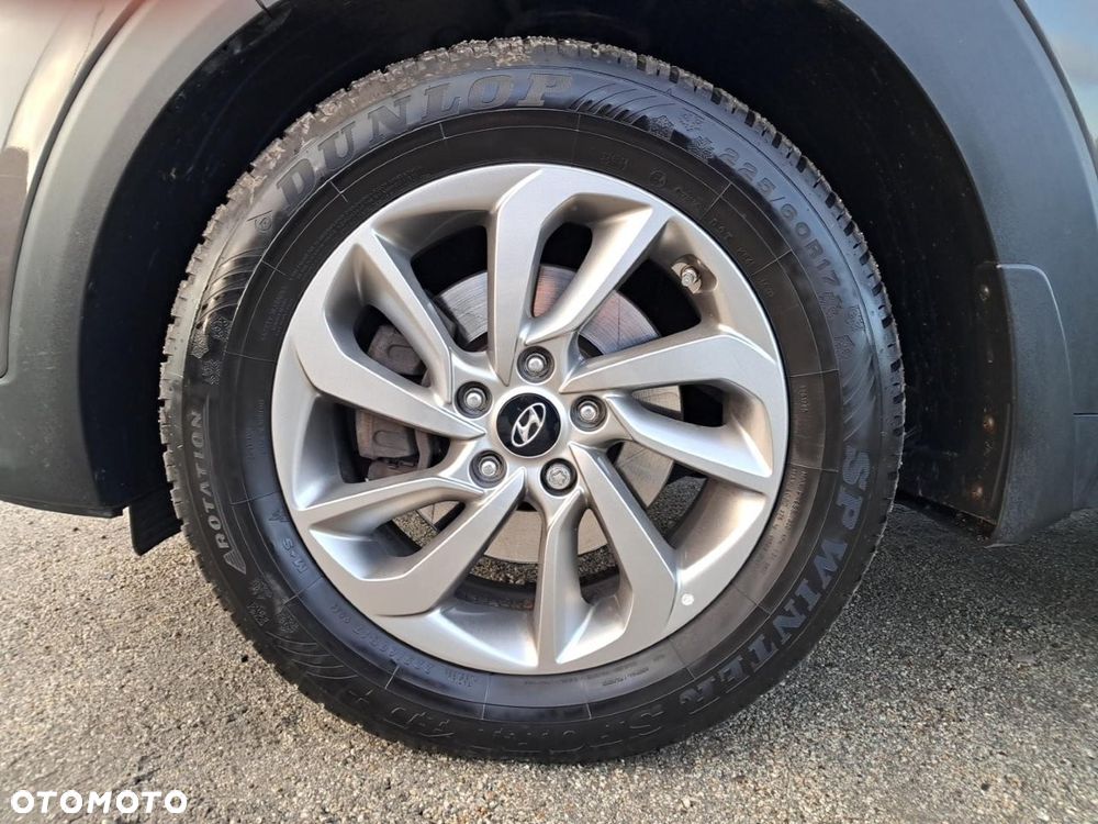 Hyundai Tucson 2.0 CRDI BlueDrive Style 2WD - 18