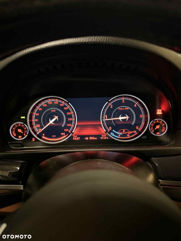 BMW Seria 5 520d xDrive - 11