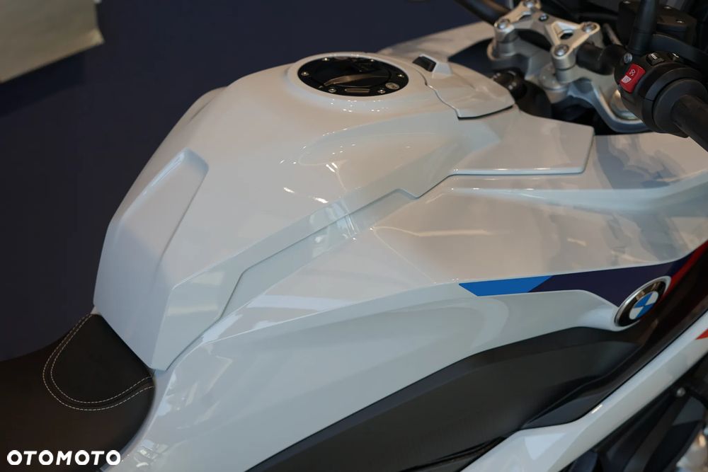 BMW XR - 19
